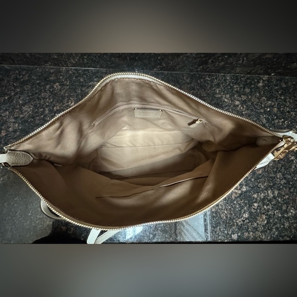 Coach C5690 Kleo Carryall Handbag
Chalk Pebbled Leather Crossbody Strap - Picture 3 of 16